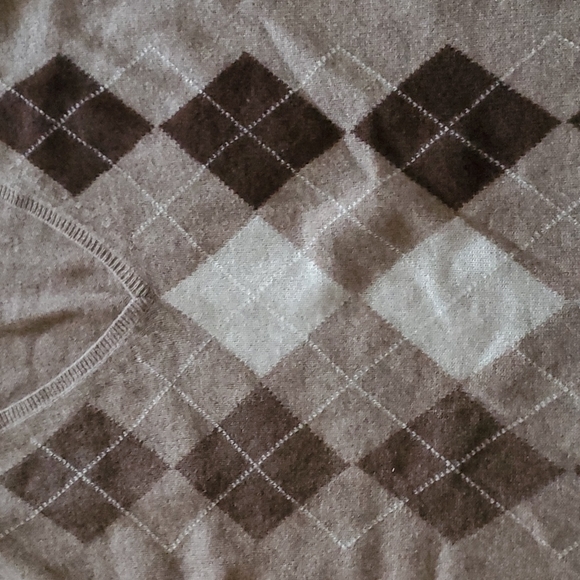 Apt. 9 argyle v-neck cashmere sweater - Picture 3 of 6